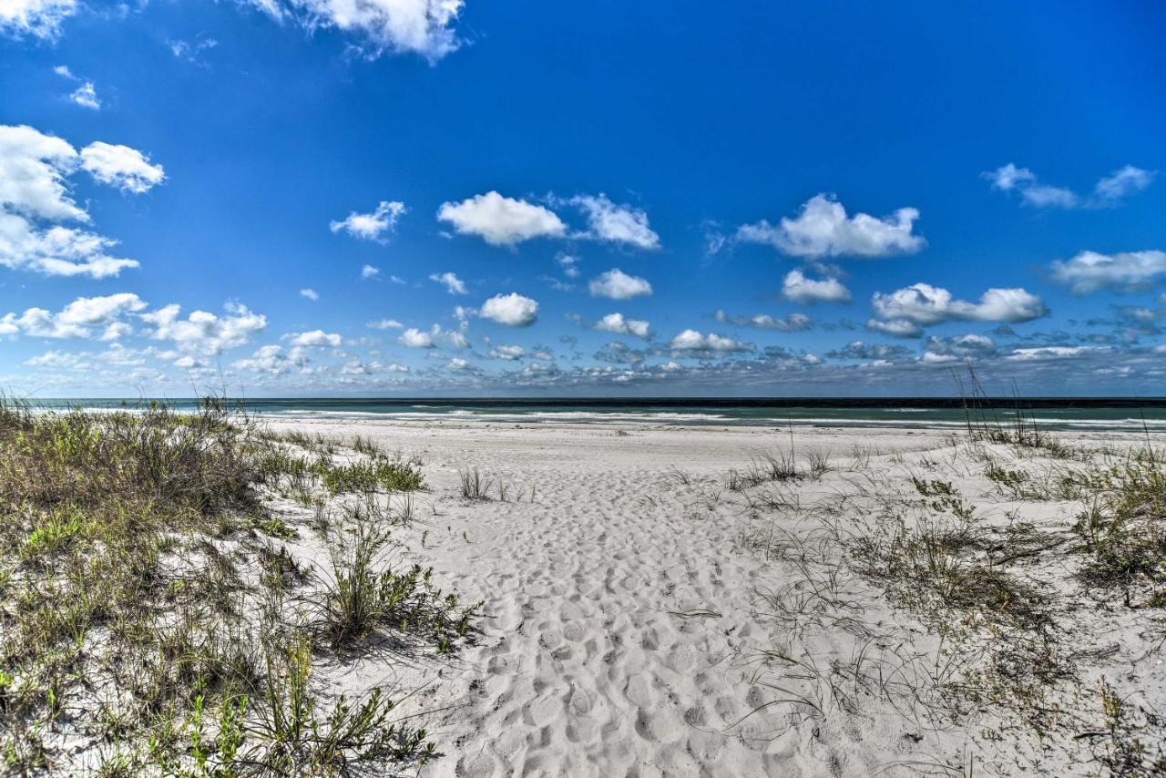 Sun-Soaked Coastal Hideaway - Steps To Beach! Villa Clearwater Beach Exterior foto